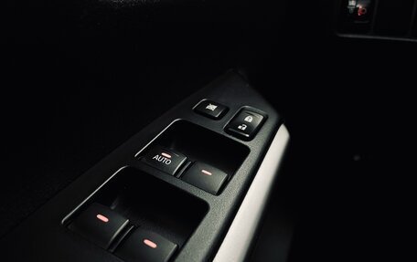Mitsubishi Pajero Sport III рестайлинг, 2018 год, 2 890 000 рублей, 17 фотография