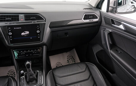 Volkswagen Tiguan II, 2021 год, 3 599 000 рублей, 10 фотография