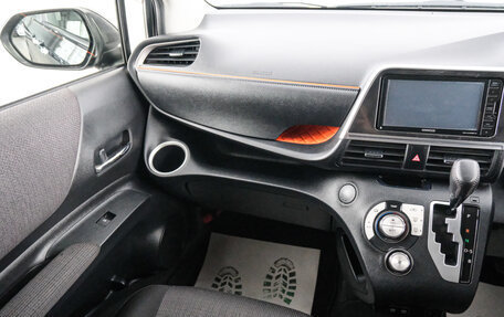 Toyota Sienta II, 2019 год, 1 649 000 рублей, 10 фотография