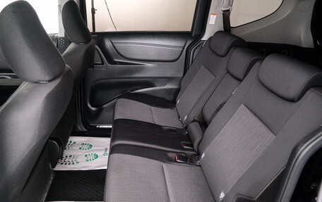 Toyota Sienta II, 2019 год, 1 649 000 рублей, 21 фотография