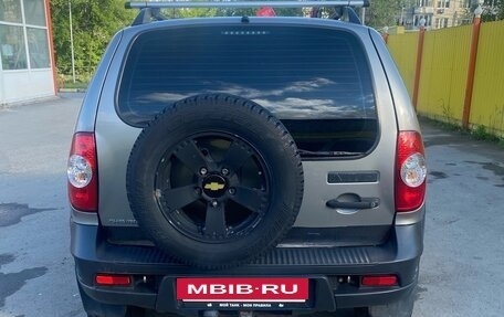 Chevrolet Niva I рестайлинг, 2017 год, 730 000 рублей, 2 фотография
