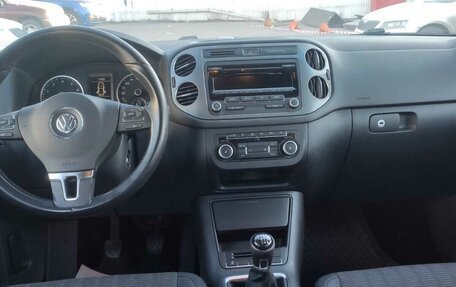 Volkswagen Tiguan I, 2011 год, 949 999 рублей, 8 фотография