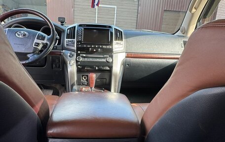 Toyota Land Cruiser 200, 2014 год, 4 450 000 рублей, 8 фотография