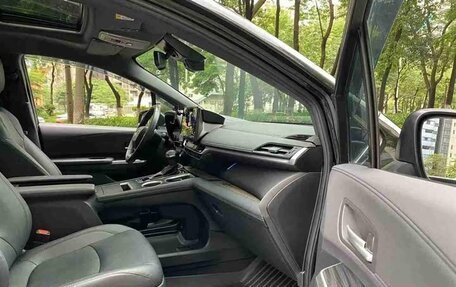 Toyota Sienna, 2021 год, 3 600 000 рублей, 9 фотография