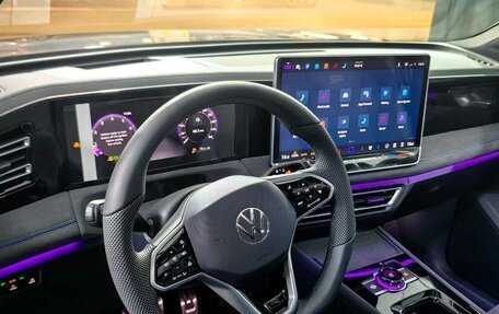 Volkswagen Tiguan, 2024 год, 4 720 000 рублей, 10 фотография