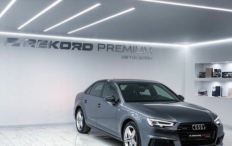 Audi A4, 2018 год, 2 800 000 рублей, 2 фотография
