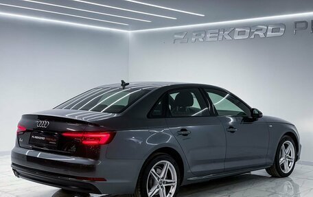 Audi A4, 2018 год, 2 800 000 рублей, 10 фотография