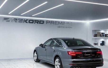 Audi A4, 2018 год, 2 800 000 рублей, 6 фотография
