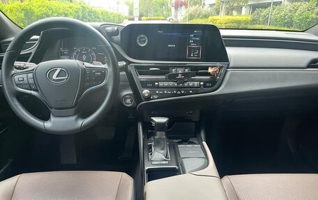 Lexus ES VII, 2022 год, 2 897 600 рублей, 7 фотография