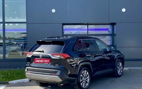 Toyota RAV4, 2021 год, 3 849 000 рублей, 5 фотография