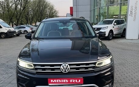 Volkswagen Tiguan II, 2019 год, 2 300 000 рублей, 1 фотография