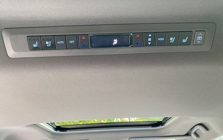 Toyota Sienna, 2022 год, 3 900 000 рублей, 14 фотография
