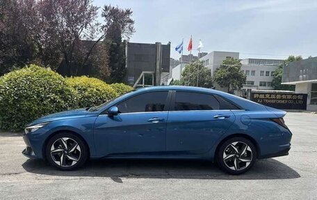 Hyundai Elantra, 2022 год, 1 580 000 рублей, 4 фотография