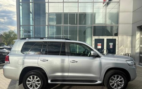 Toyota Land Cruiser 200, 2019 год, 7 800 000 рублей, 4 фотография