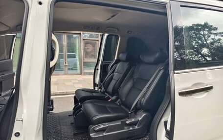 Honda Odyssey IV, 2021 год, 2 300 000 рублей, 14 фотография