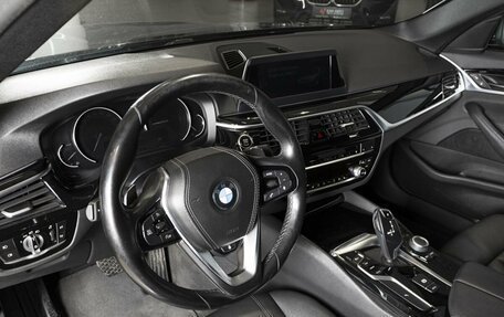 BMW 5 серия, 2019 год, 3 300 000 рублей, 3 фотография