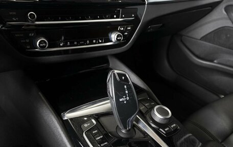 BMW 5 серия, 2019 год, 3 300 000 рублей, 5 фотография