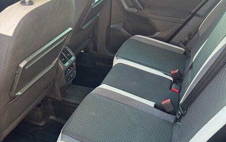 Volkswagen Tiguan II, 2019 год, 2 300 000 рублей, 6 фотография