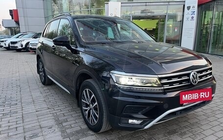 Volkswagen Tiguan II, 2019 год, 2 300 000 рублей, 2 фотография