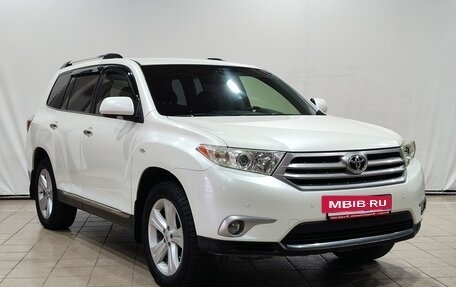 Toyota Highlander III, 2012 год, 2 079 000 рублей, 2 фотография