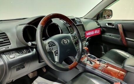Toyota Highlander III, 2012 год, 2 079 000 рублей, 16 фотография