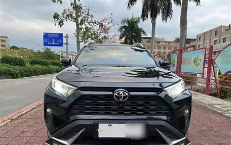 Toyota RAV4, 2021 год, 2 294 000 рублей, 5 фотография