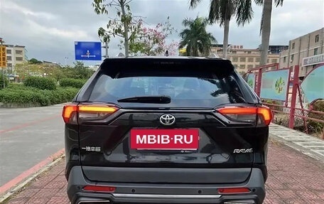 Toyota RAV4, 2021 год, 2 294 000 рублей, 6 фотография