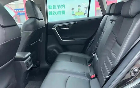 Toyota RAV4, 2021 год, 2 294 000 рублей, 9 фотография