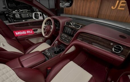 Bentley Bentayga I, 2022 год, 25 000 000 рублей, 22 фотография