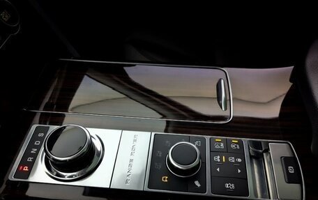 Land Rover Range Rover IV рестайлинг, 2017 год, 4 700 000 рублей, 21 фотография
