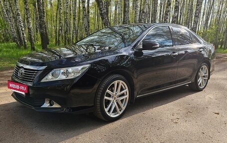 Toyota Camry, 2013 год, 1 700 000 рублей, 4 фотография