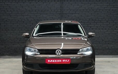 Volkswagen Jetta VI, 2011 год, 990 000 рублей, 2 фотография