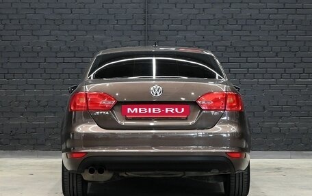 Volkswagen Jetta VI, 2011 год, 990 000 рублей, 5 фотография