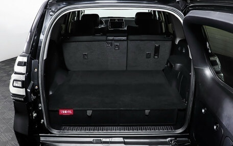 Toyota Land Cruiser Prado 150 рестайлинг 2, 2021 год, 6 277 000 рублей, 10 фотография