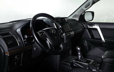 Toyota Land Cruiser Prado 150 рестайлинг 2, 2021 год, 6 277 000 рублей, 15 фотография