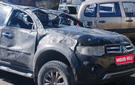 Mitsubishi Pajero Sport II рестайлинг, 2013 год, 800 000 рублей, 2 фотография