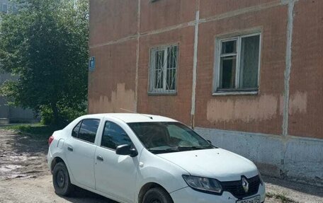 Renault Logan II, 2016 год, 300 000 рублей, 2 фотография