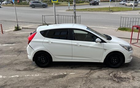 Hyundai Solaris II рестайлинг, 2014 год, 900 000 рублей, 2 фотография