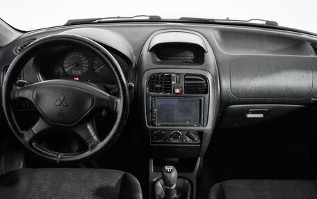 Mitsubishi Carisma I, 2003 год, 189 000 рублей, 13 фотография