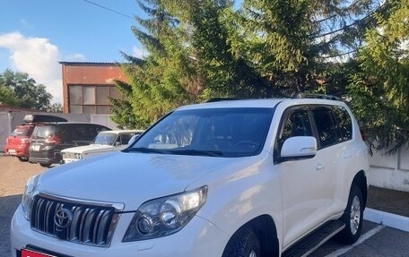 Toyota Land Cruiser Prado 150 рестайлинг 2, 2010 год, 3 000 000 рублей, 1 фотография