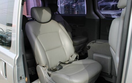 Hyundai Grand Starex Grand Starex I рестайлинг 2, 2015 год, 1 850 000 рублей, 18 фотография