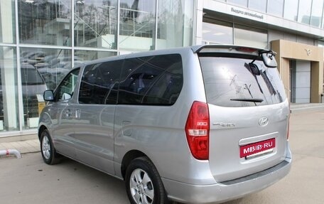 Hyundai Grand Starex Grand Starex I рестайлинг 2, 2015 год, 1 850 000 рублей, 7 фотография
