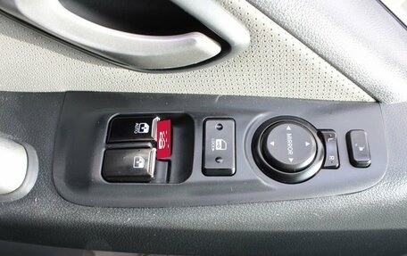 Hyundai Grand Starex Grand Starex I рестайлинг 2, 2015 год, 1 850 000 рублей, 14 фотография