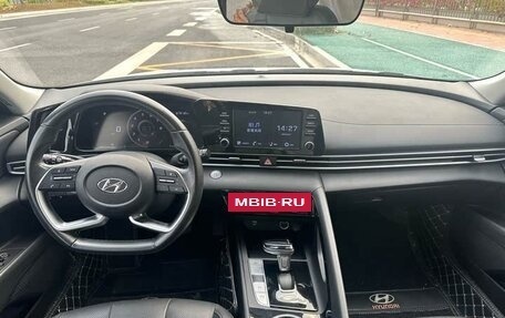 Hyundai Elantra, 2022 год, 1 540 000 рублей, 7 фотография