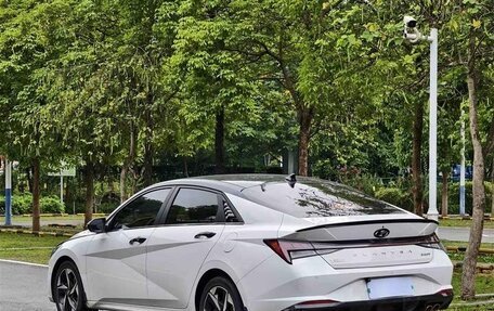 Hyundai Elantra, 2022 год, 1 300 000 рублей, 2 фотография