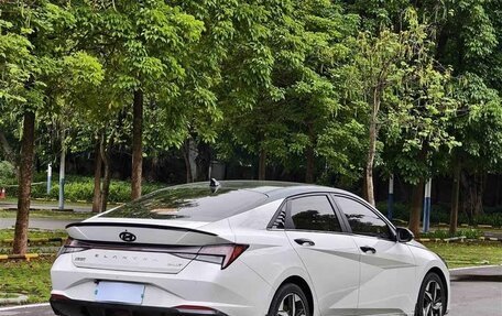 Hyundai Elantra, 2022 год, 1 300 000 рублей, 4 фотография