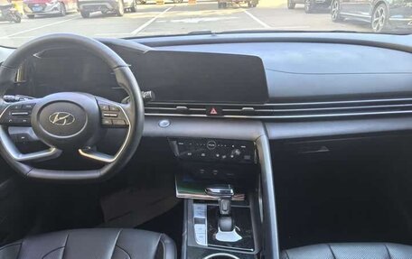 Hyundai Elantra, 2022 год, 1 600 000 рублей, 5 фотография