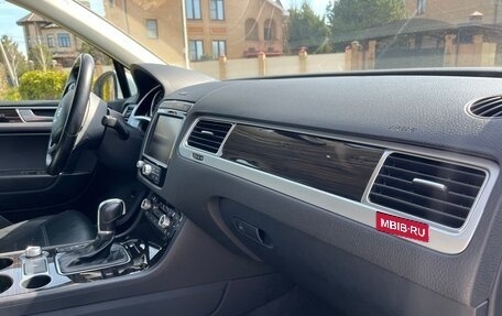 Volkswagen Touareg III, 2017 год, 2 950 000 рублей, 11 фотография