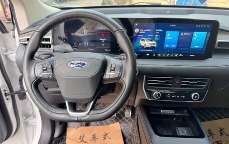 Ford Edge II рестайлинг, 2021 год, 2 450 000 рублей, 9 фотография