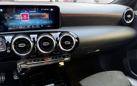 Mercedes-Benz A-Класс, 2022 год, 2 450 000 рублей, 10 фотография